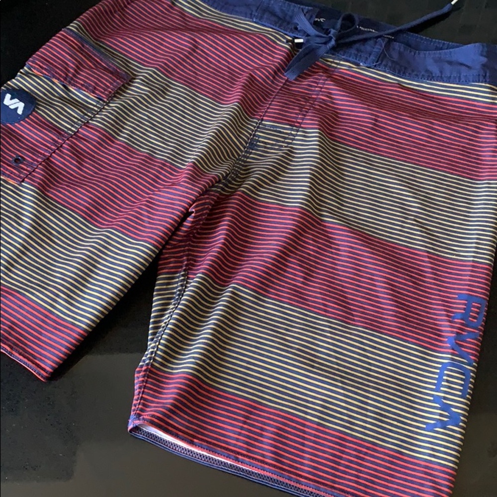 RVCA Men’s Board Shorts size 31